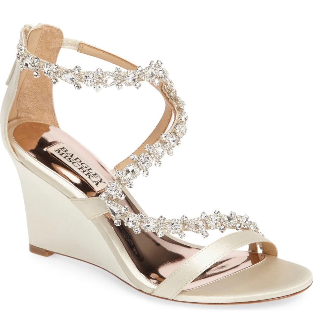 Badgley Mischka Women's Bennet Wedge Sandal white